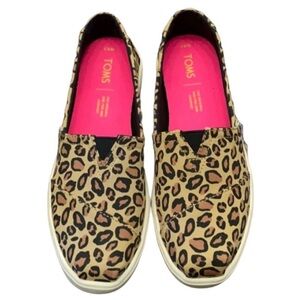 Toms Classic Leopard Printed Canvas Flat Shoe